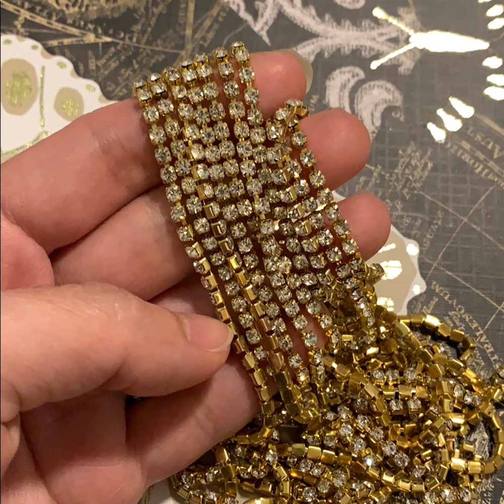Loose rhinestone chain rolls gold